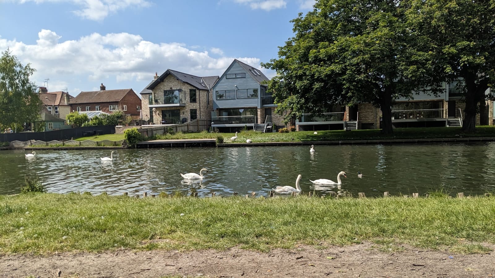 Hampton Inn Lincolnshire: Easy Stays, Bright Days, and Real Comfort