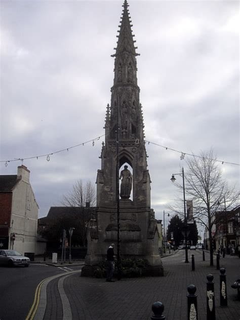 Handley Monument in Sleaford: The Tall Stone Reminder We Keep Walking Past